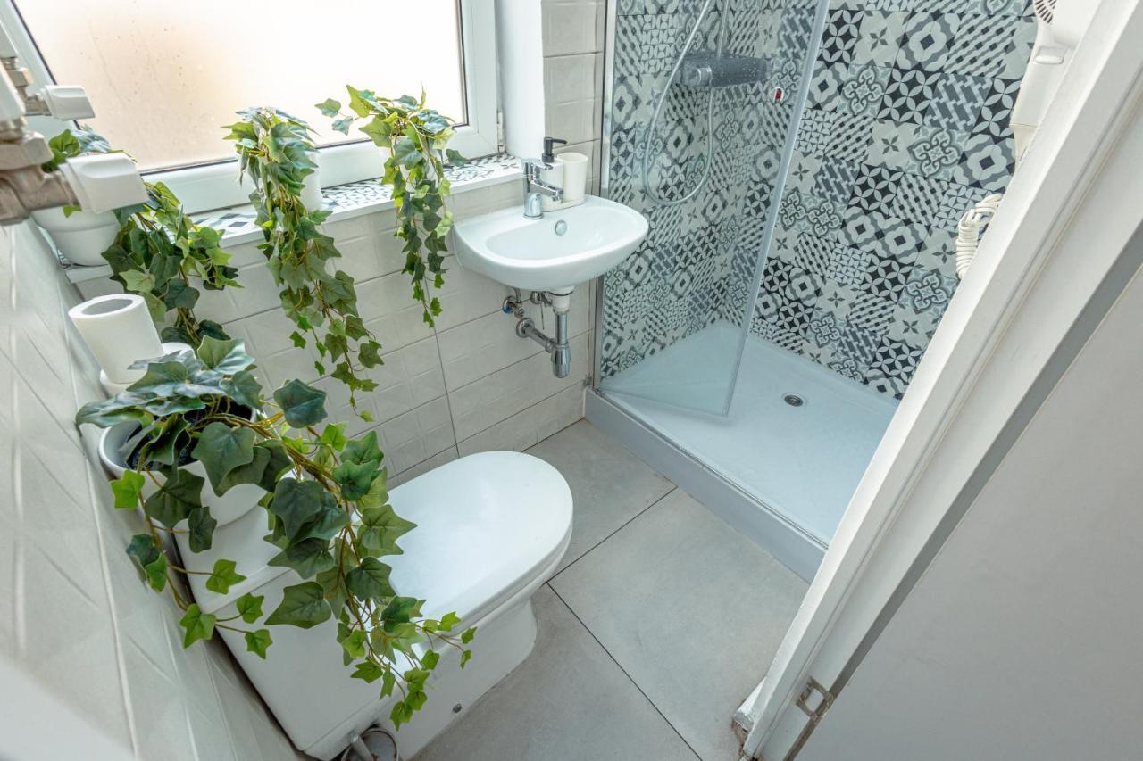 First Hostel Bucur 21 Bükreş Dış mekan fotoğraf